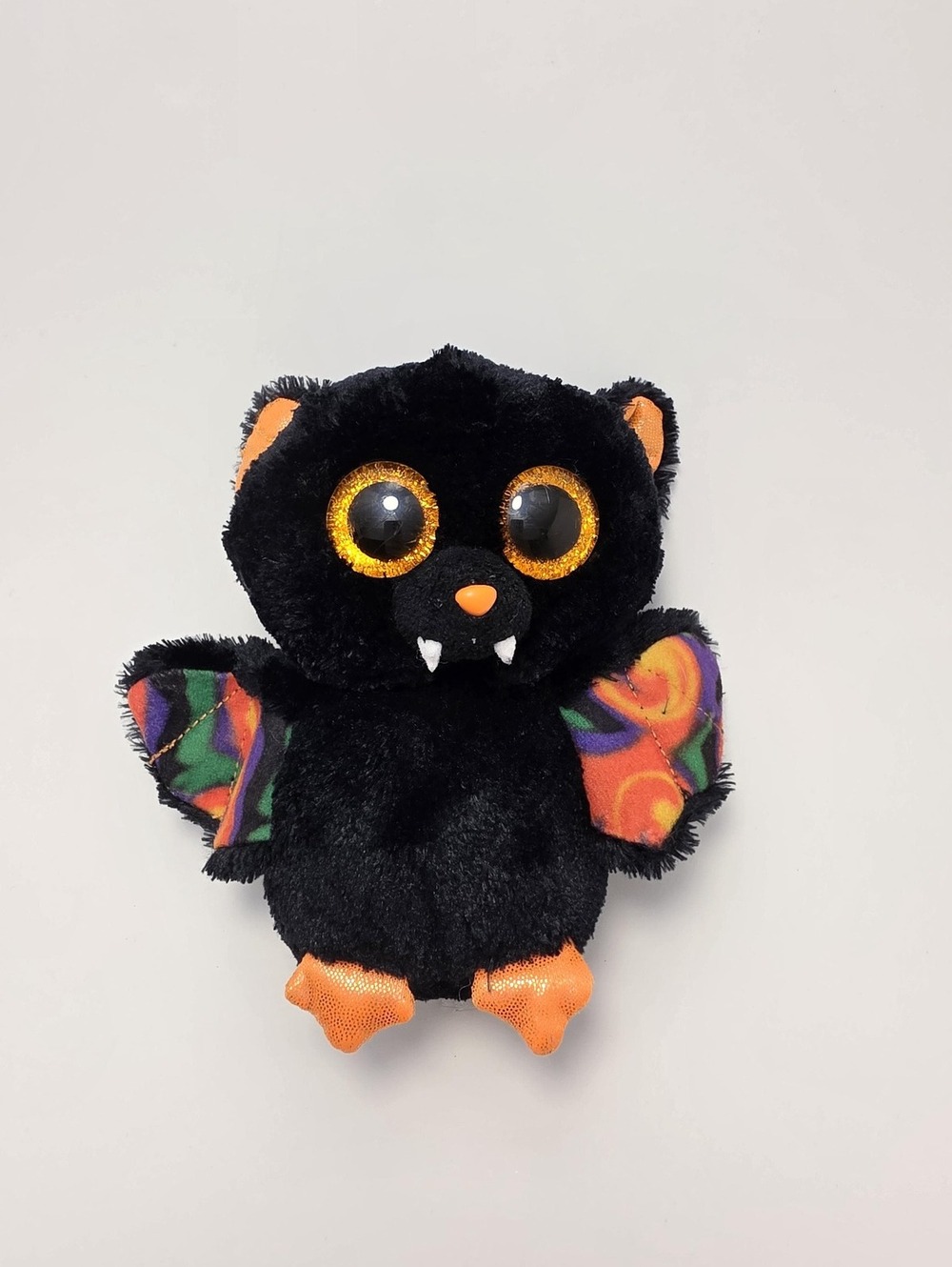 Ty Beanie Boo “Scarem” the Halloween Bat with Orange Sparkly Eyes (6 inch)